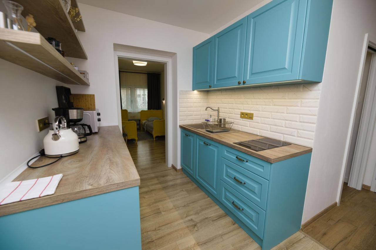 Central Apartment - Folk District Bratislava Buitenkant foto