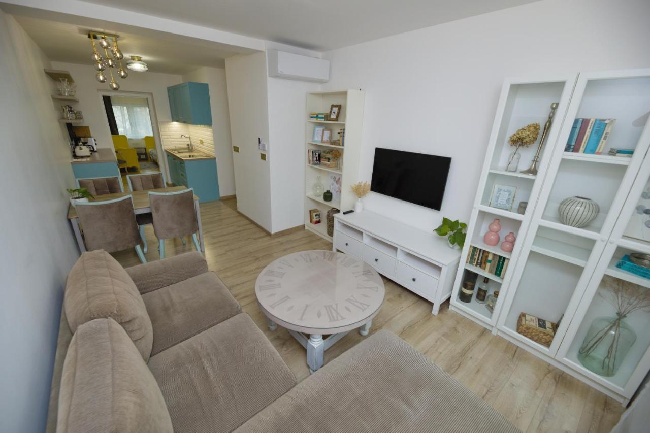 Central Apartment - Folk District Bratislava Buitenkant foto